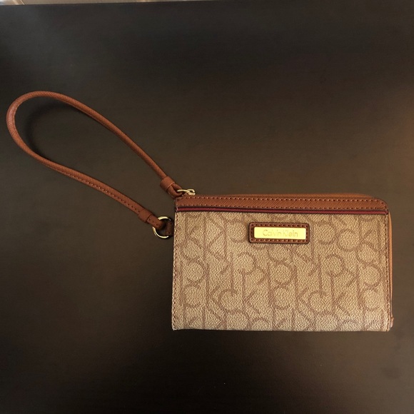 Calvin Klein Wristlet - Picture 12 of 12